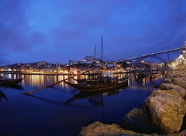 Porto Night Tour With Fado Show And Dinner Included