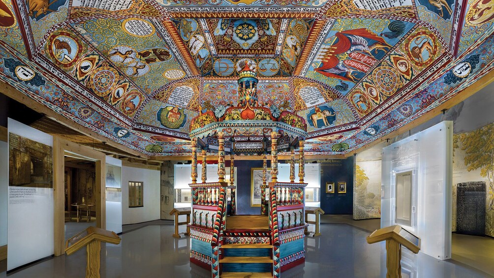  Lazienki Park + POLIN Museum: Your Group Only Tour
