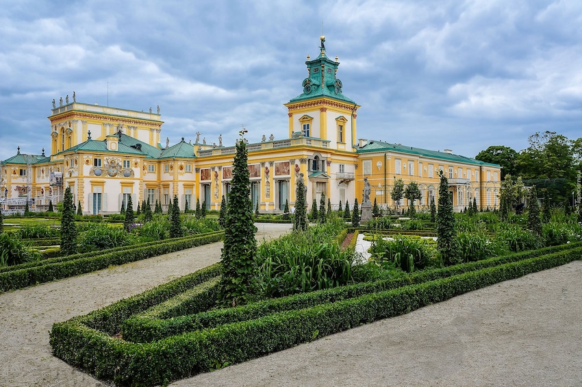 Lazienki Park + Wilanow King's Palace: YOUR GROUP ONLY TOUR