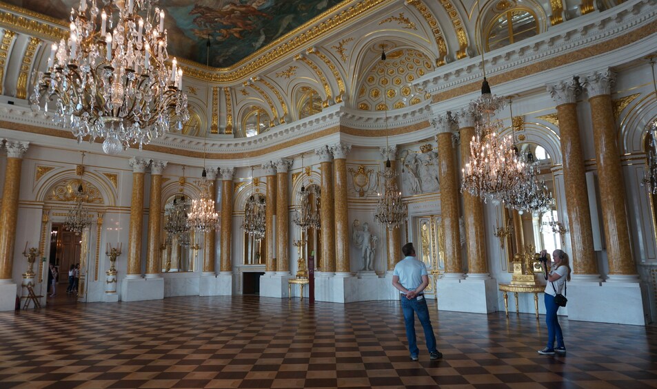 Royal Castle + Old Town + Royal Route: YOUR GROUP ONLY TOUR