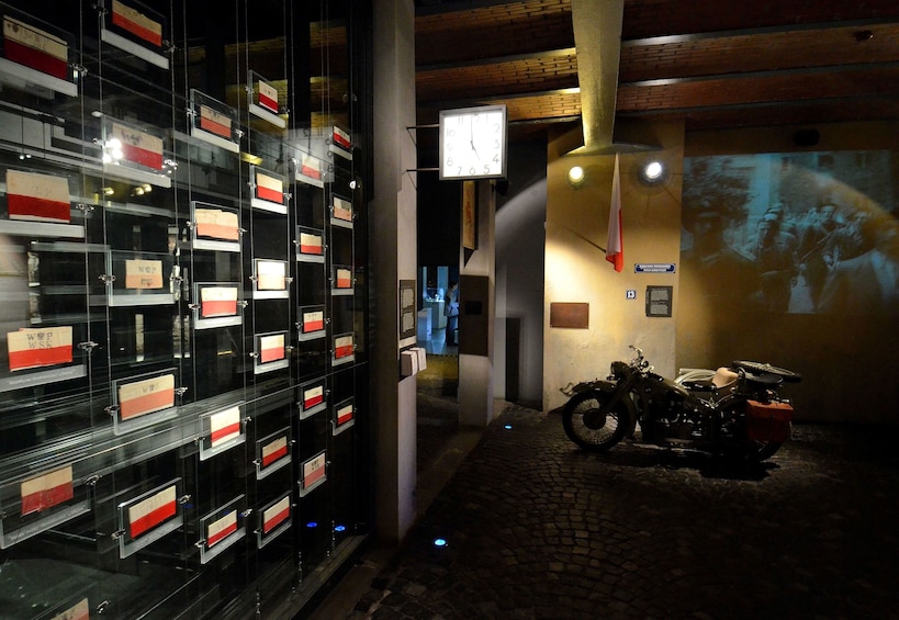 Warsaw Uprising Museum + POLIN Museum: YOUR GROUP ONLY TOUR