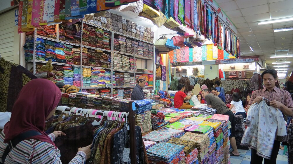Private FullDay Jakarta Shopping Tour with Travel Insurance