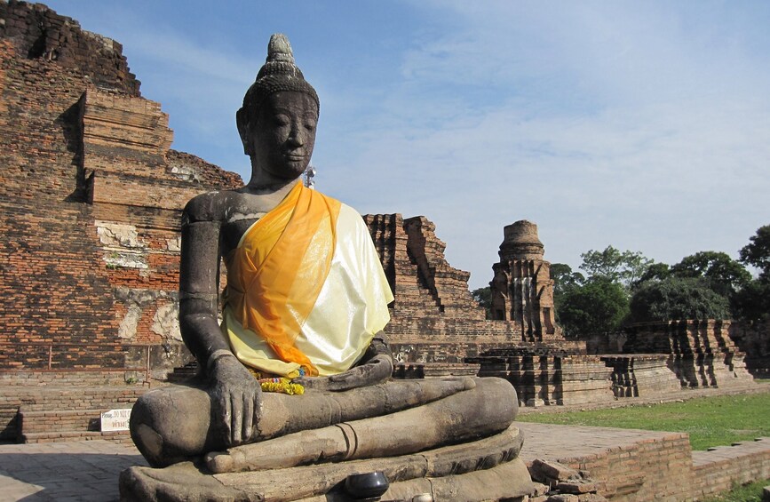 Large Buddha statue at Wat Chaiwatthanaram
