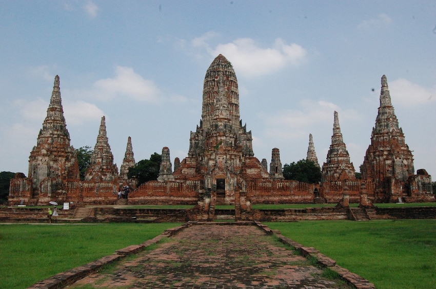 Front of Wat Chaiwatthanaram