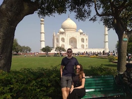 Taj Mahal Day Tour With Professional Photographer & Guide