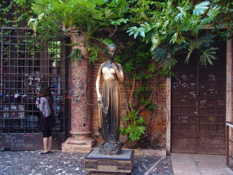 Statue at Juliet's House in Verona, Italy