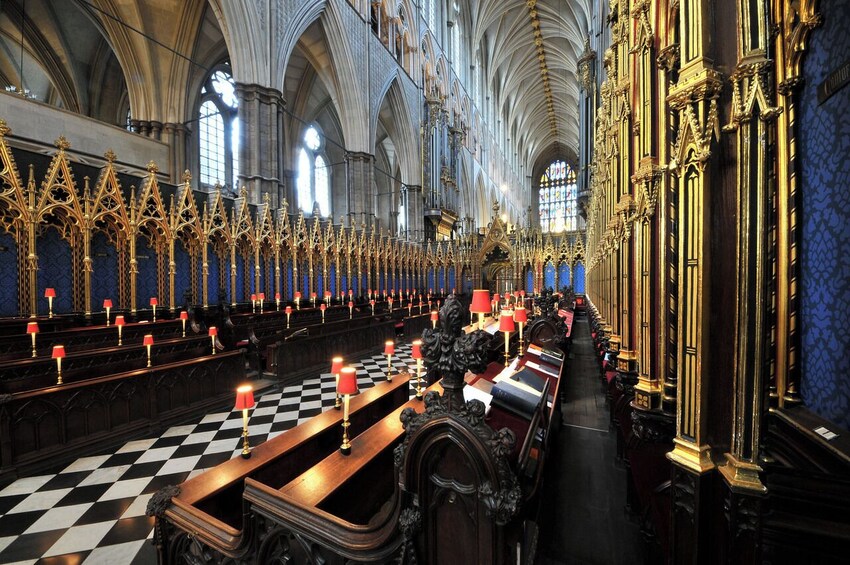 British Royalty Walking Tour & Enter Westminster Abbey!