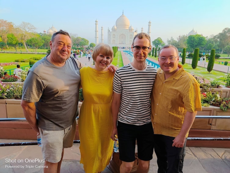 From Jaipur: Taj Mahal & Agra Private Guided Day Tour