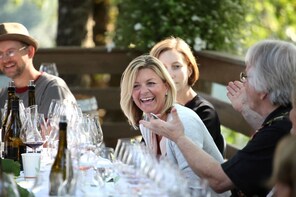 Hike Mt. Rainier & Taste Yakima Wine: All-Inclusive Day Tour
