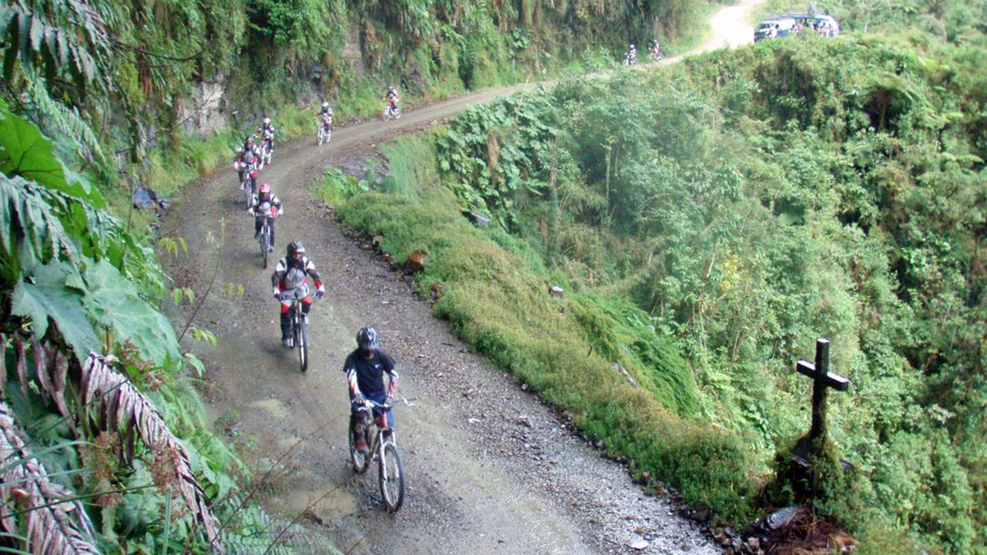 death road mountain biking la paz