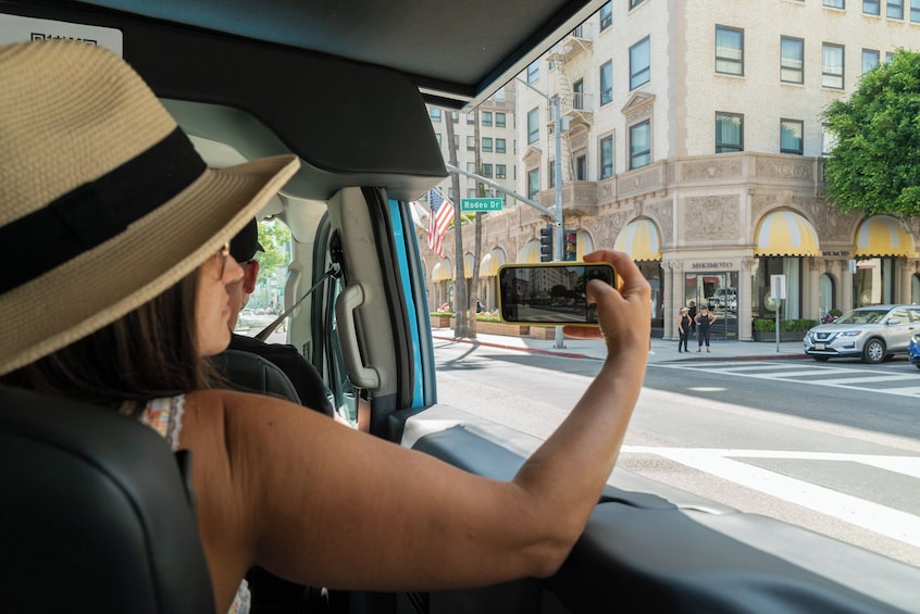 Hollywood Sightseeing & Celebrity Homes Tour (2 Hours)
