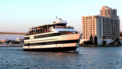 StarLite Majesty kveldscruise med yacht i Clearwater
