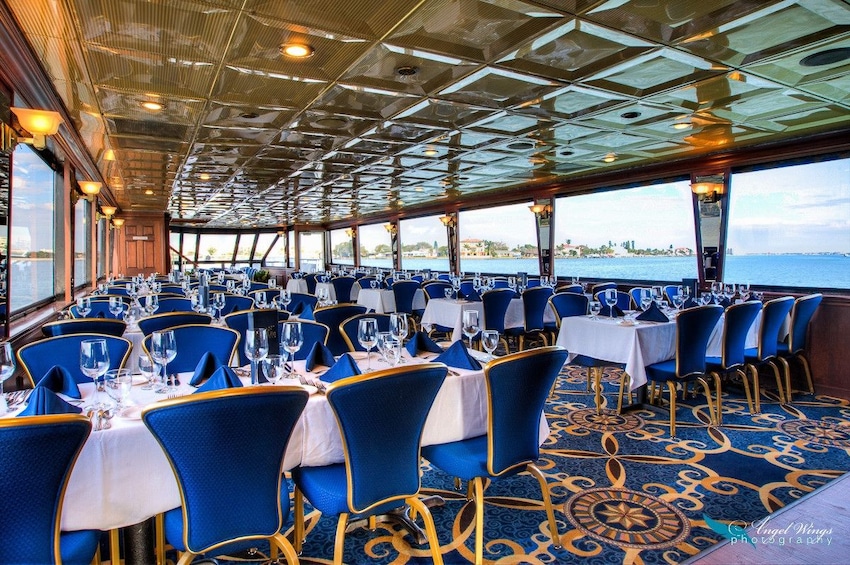 StarLite Sapphire Yacht interior