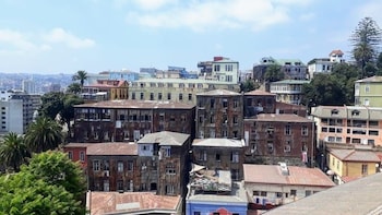 Full Day Private Valparaiso tour and wine tasting