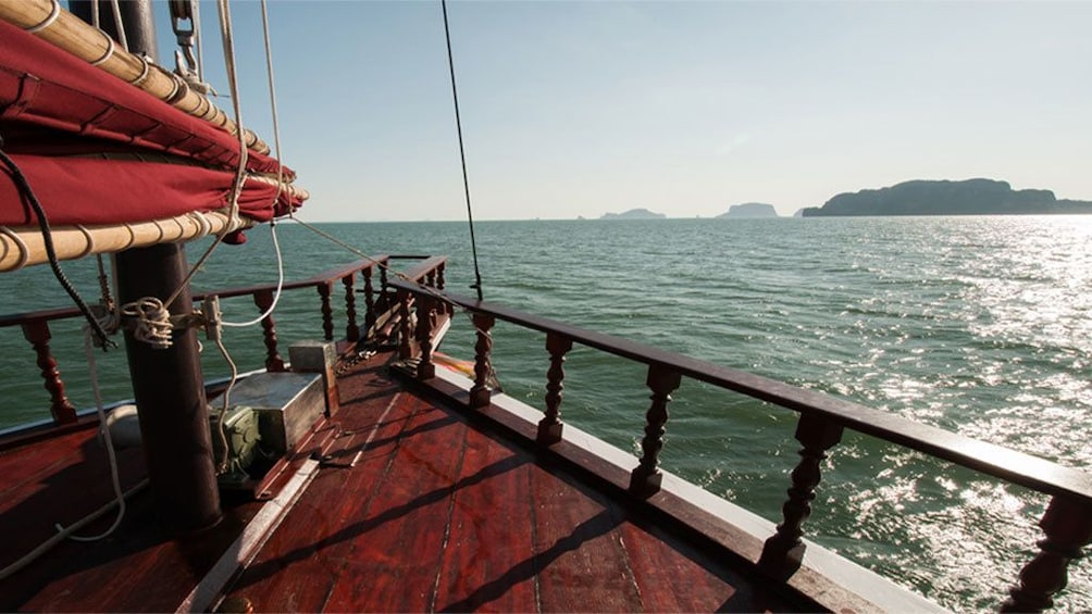 Krabi Romantic Sunset Cruise with BBQ Seafood Dinner