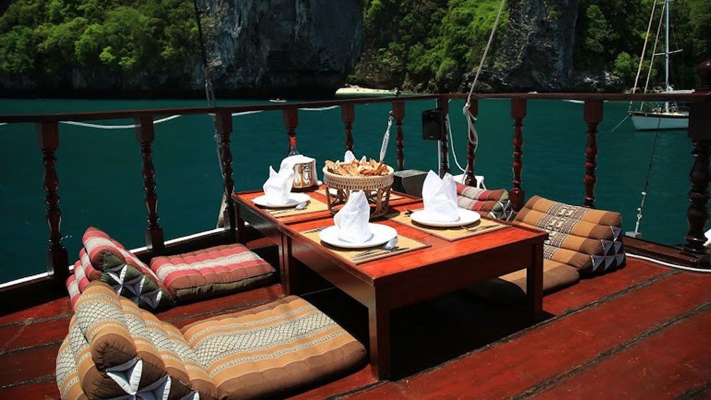 Krabi Romantic Sunset Cruise with BBQ Seafood Dinner