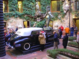 Private Dali Figueres Museum and Púbol Tour From Barcelona