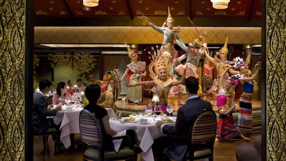 5 Star Dining and show at the Mandarin Oriental