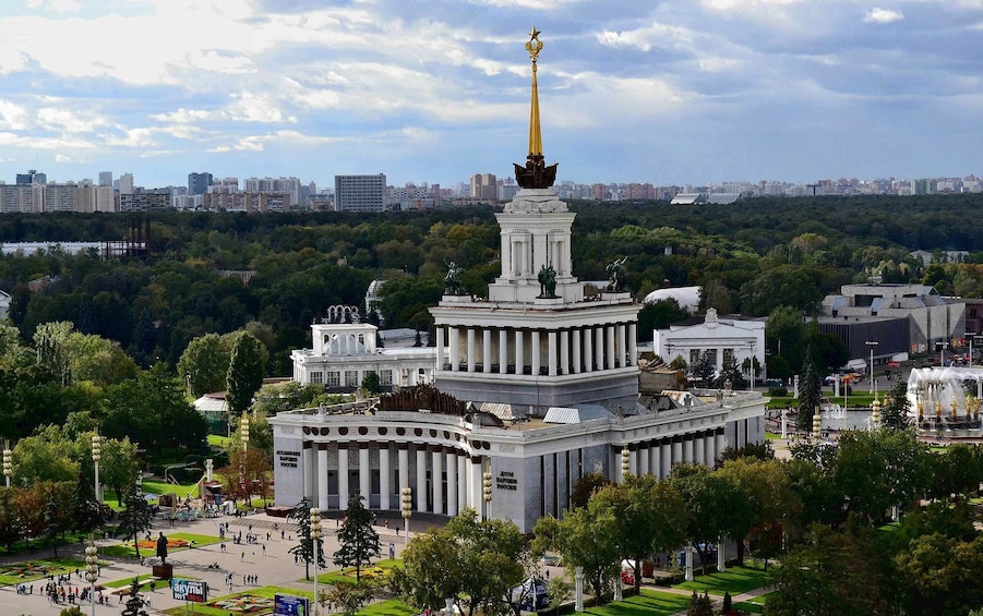 Private off the beaten paths Moscow tour 
