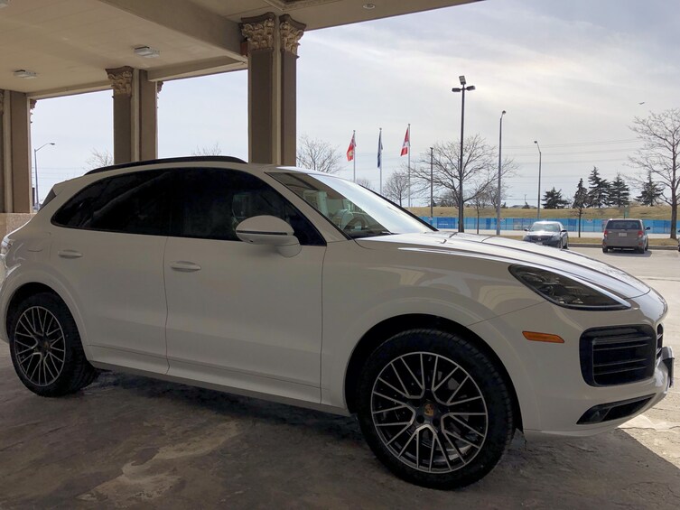 White Porsche SUV near Niagara Falls