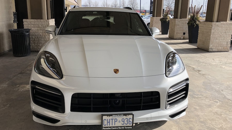 Front of white Porsche near Niagara Falls
