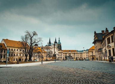 All-inclusive Wandeltour met verborgen juweeltjes van Praag in een kleine g...