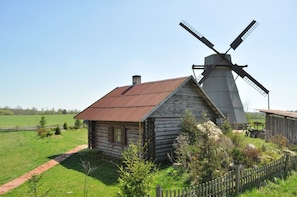 “Dudutki” open air museum of ancient crafts and technologies