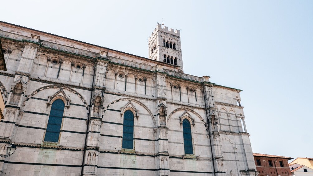 From La Spezia: Full-Day Pisa and Lucca Excursion