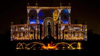 Delhi Akshardham Temple with Musical Fountains