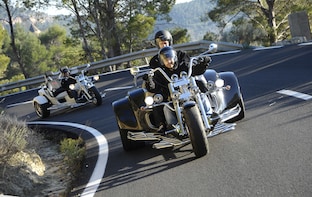 Lake Garda: 8-h Trike Rental (1 driver + 2 passengers free)