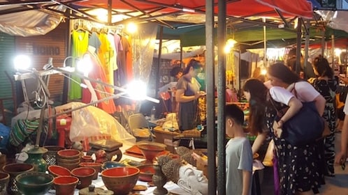 Privé excursion : Expérience de cuisine de rue en soirée à Chiang mai