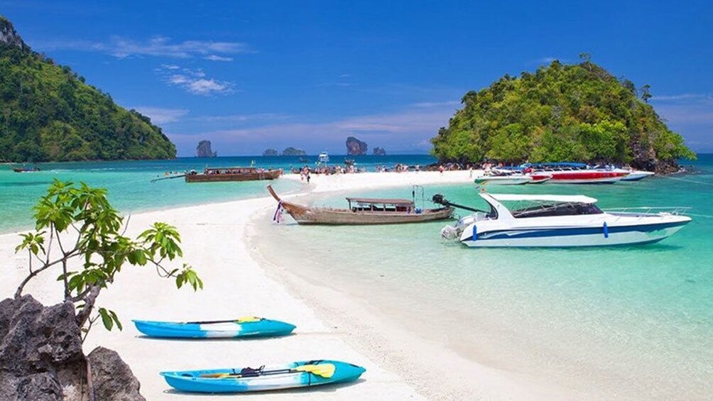 Popular 4 Islands Tour by Classic Longtail Boat From Krabi