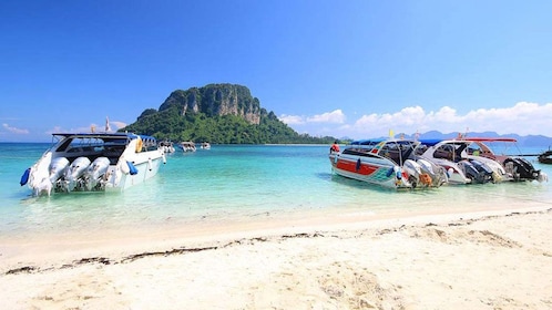 Tur till 4 öar med motorbåt från Krabi