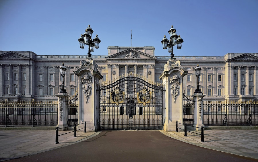Outside the Kensington Palace in London, England