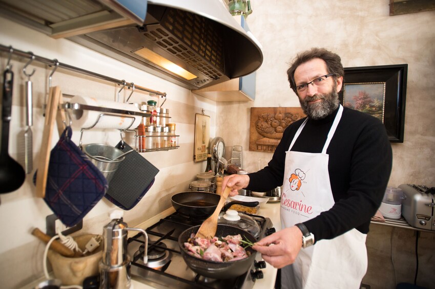 Market, Cook and dine at a Cesarina's home in Pescara