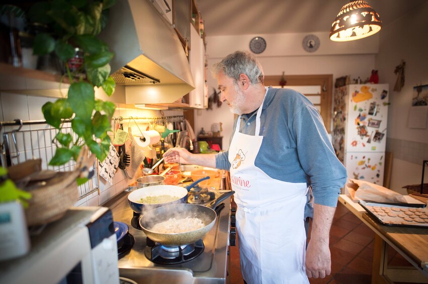 Market, Cook & dine at a Cesarina's home in Vietri sul Mare