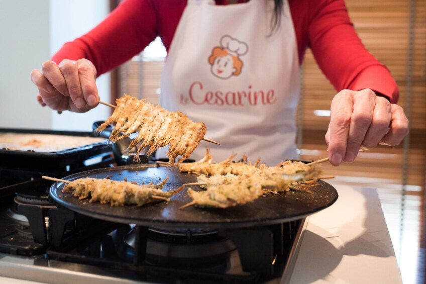 Market, Cook & dine at a Cesarina's home in Vietri sul Mare
