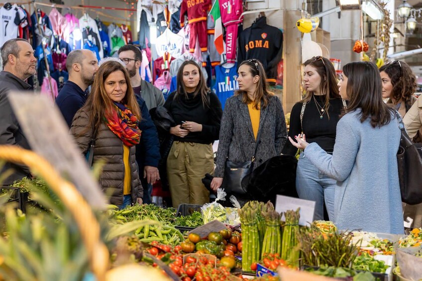 Market, Cook and dine at a Cesarina's home in Manfredonia