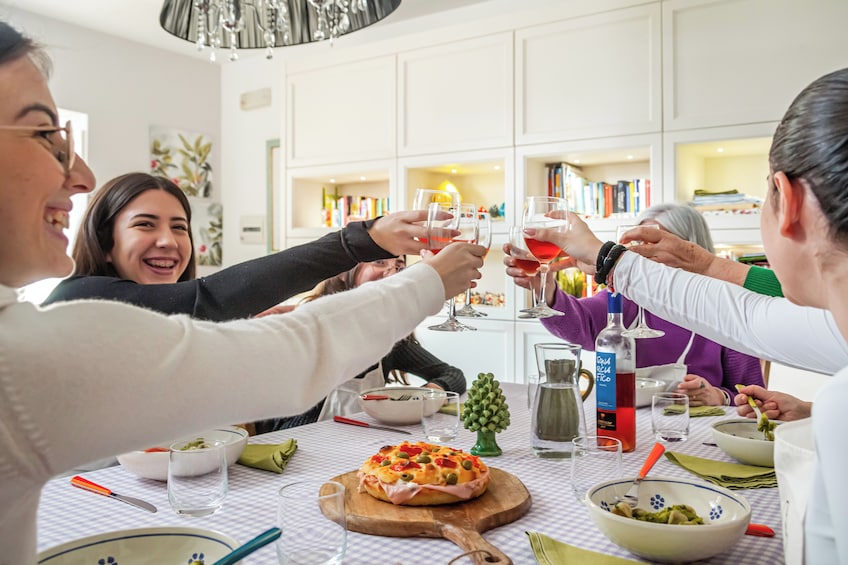 Market tour and dining experience at a Cesarina's home in Alberobello