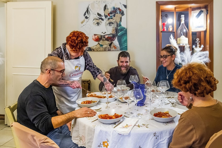 Market tour and dining experience at a Cesarina's home in Spoleto