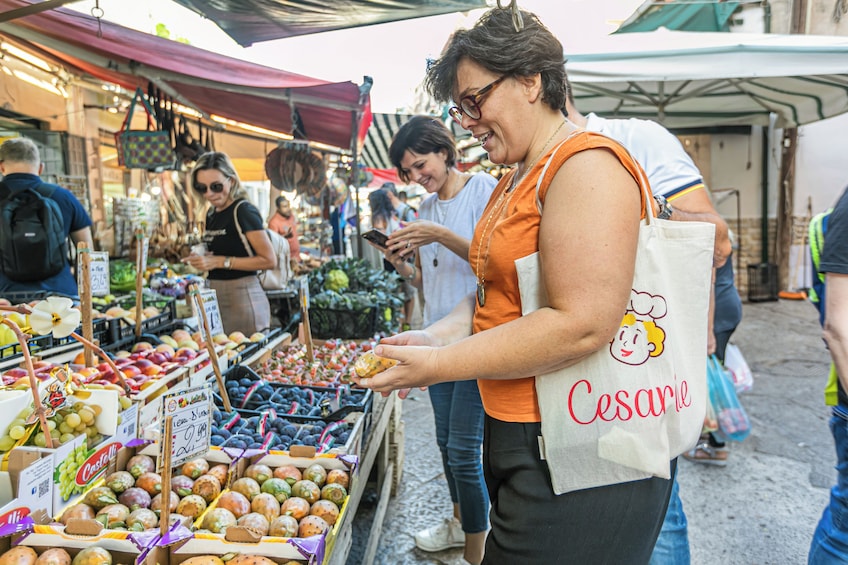 Market tour, lunch or dinner at a Cesarina's home in Padova