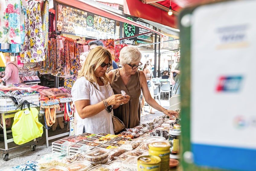 Market tour, lunch or dinner at a Cesarina's home in Padova