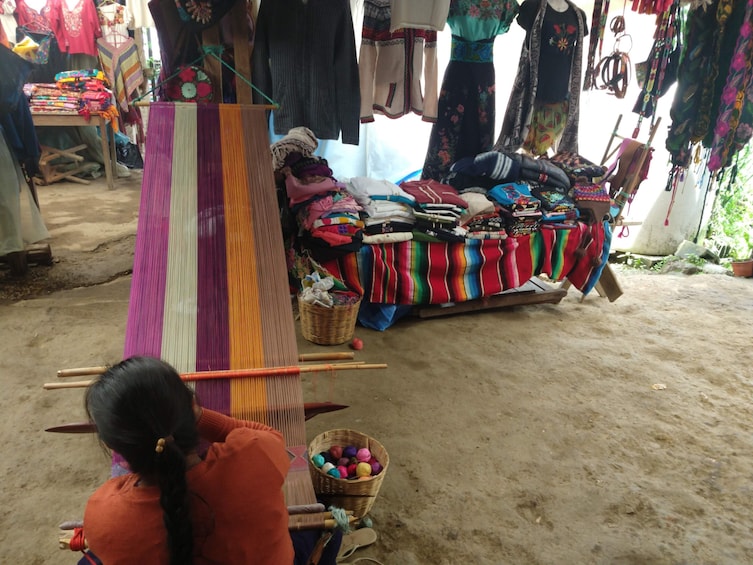 INDIGINEOUS TOWNS OF SAN JUAN CHAMULA AND ZINACANTAN