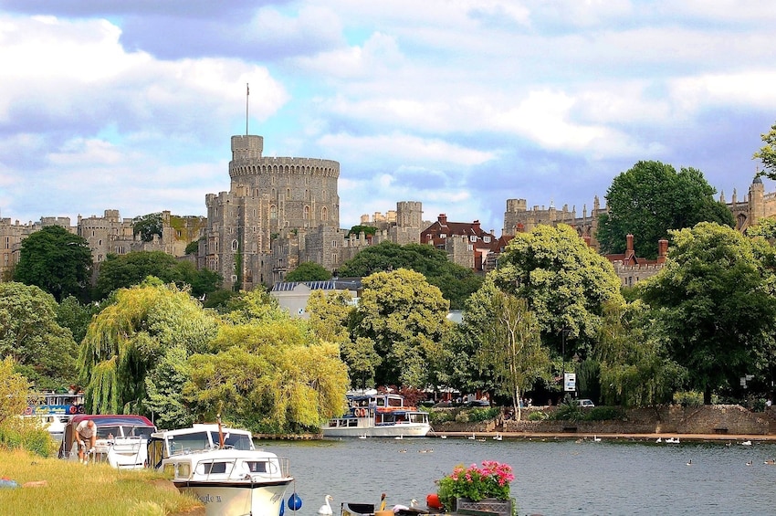 Day view of Windsor Castle from the river 