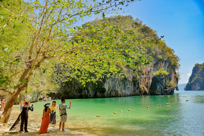 Snorkeling Tour to Hong Islands by Longtail Boat From Krabi