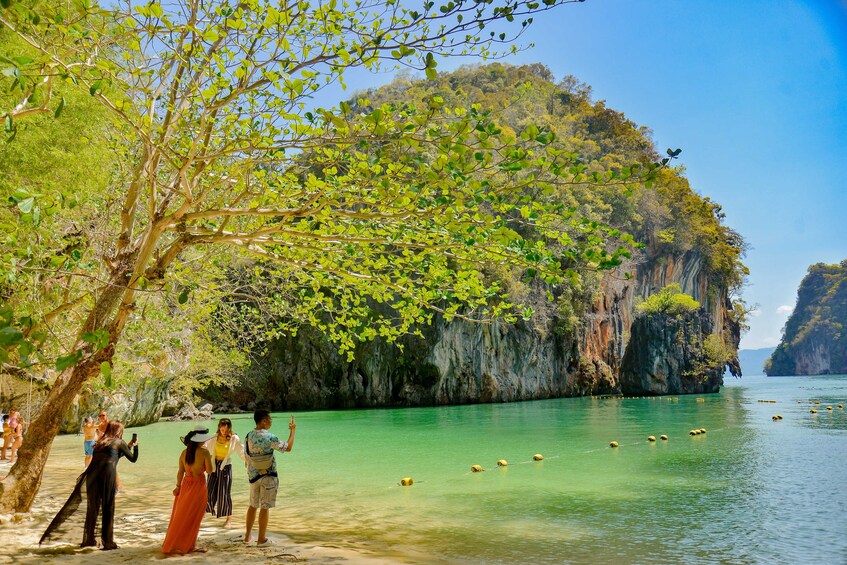 Snorkeling Tour to Hong Islands by Longtail Boat From Krabi