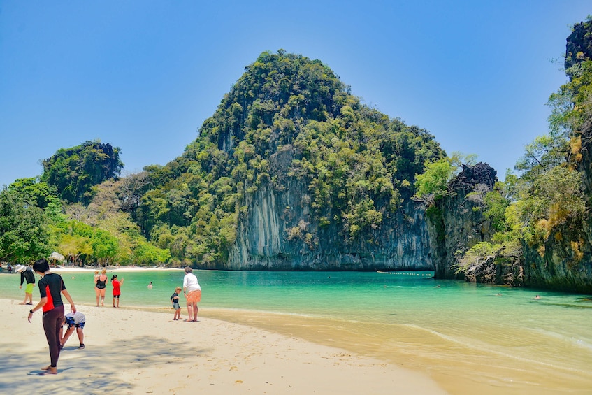 Snorkeling Tour to Hong Islands by Longtail Boat From Krabi