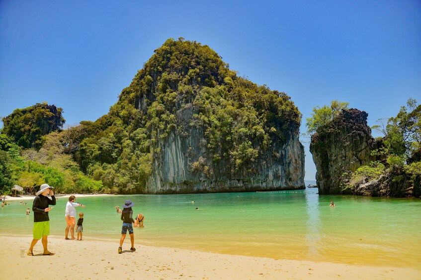 Snorkeling Tour to Hong Islands by Longtail Boat From Krabi