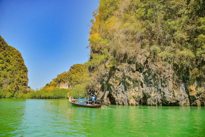 Snorkeling Tour to Hong Islands by Longtail Boat From Krabi
