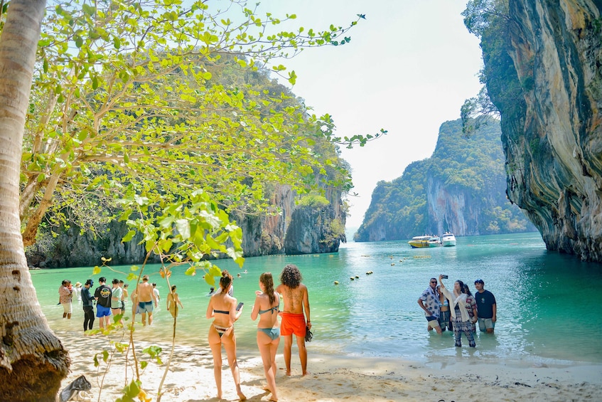 Snorkeling Tour to Hong Islands by Longtail Boat From Krabi